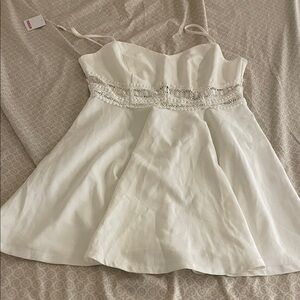 Chic White Lace-Trimmed Casual Dress